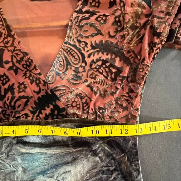 Wet Seal Velvet Wrap Y2K Top Floral PatternBlack and Brown Fall Bell Sleeves S - Picture 9 of 9